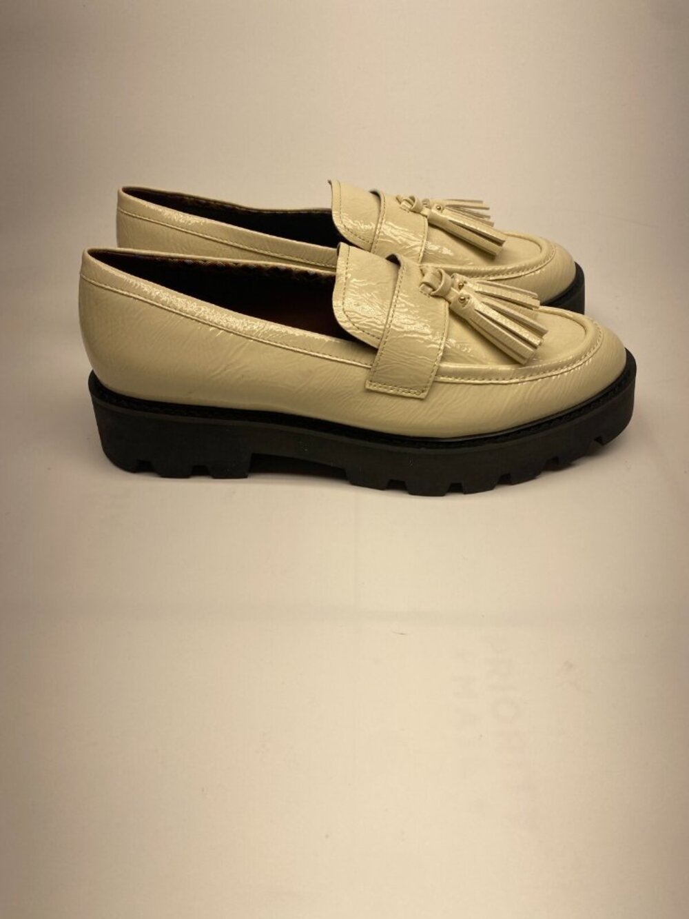 Franco Sarto Womens Linzer Ivory Tassle Loafer Sz 9 View 4